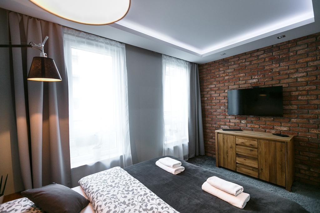 Apartament Em Klimatyzacja&Parking เชชูฟ ภายนอก รูปภาพ