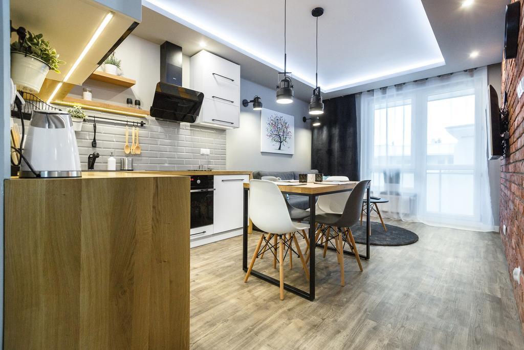 Apartament Em Klimatyzacja&Parking เชชูฟ ภายนอก รูปภาพ