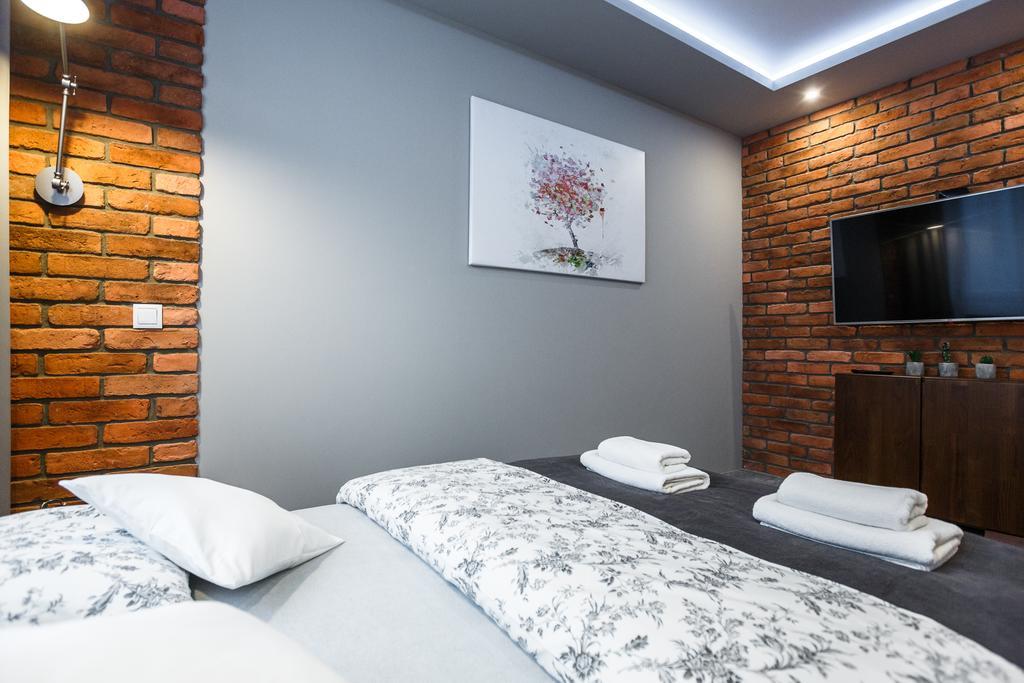 Apartament Em Klimatyzacja&Parking เชชูฟ ภายนอก รูปภาพ