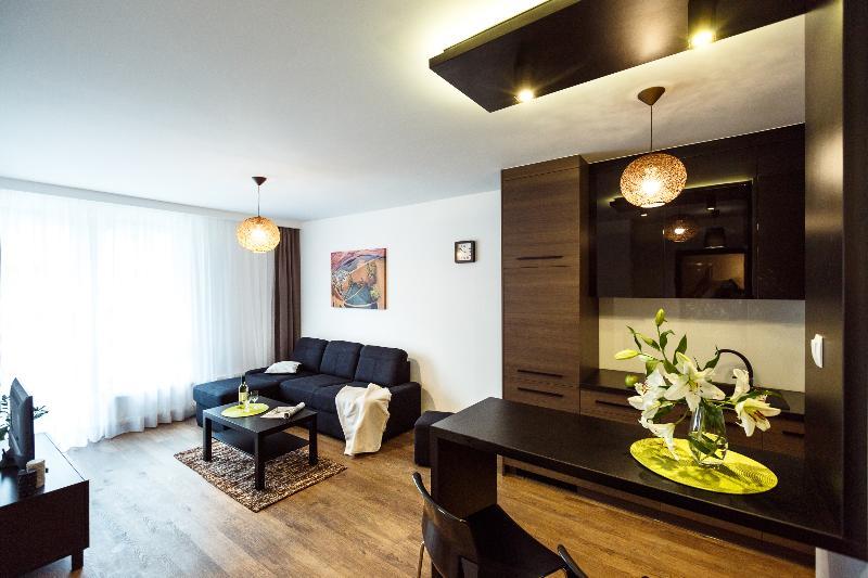 Apartament Em Klimatyzacja&Parking เชชูฟ ภายนอก รูปภาพ
